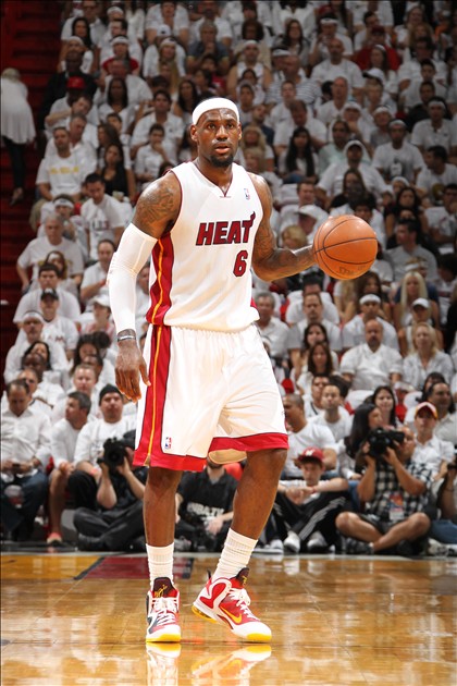 入不了安帅法眼，安东尼本赛季已贡献5球2助，仍未被安帅征召（赛季5球2助仍难打动安帅，安东尼依旧未获征召）