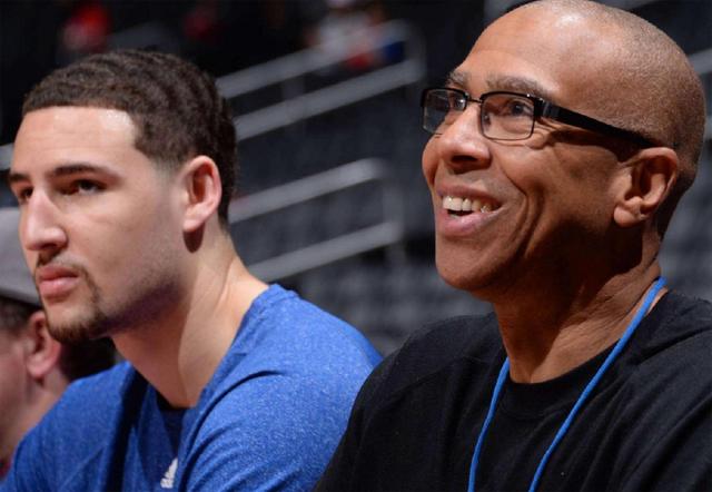 记者：拜仁考虑通过引进巴莱巴以顶替去向未明的格雷茨卡（记者称拜仁考虑引进巴莱巴，顶替去向未定的格雷茨卡）